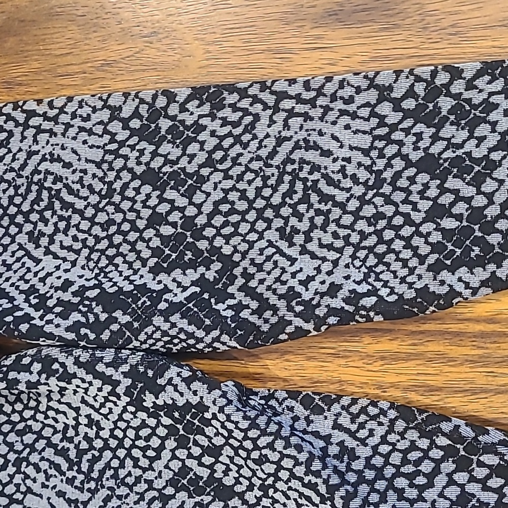 Love Cropped Legging in Black And Gray Spiritual Gangster Xs/S - Picture 2 of 6